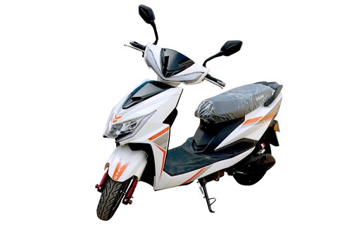 बारिश में EV चलाना कितना सुरक्षित है? जानिए पूरी जानकारी!